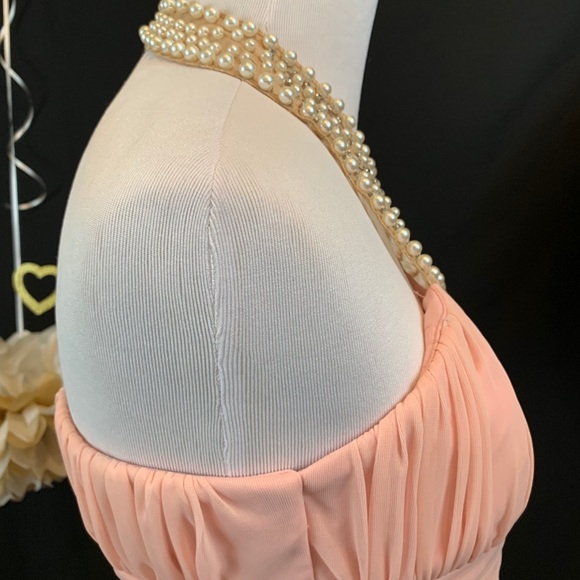 Formal dress - Picture 5 of 6